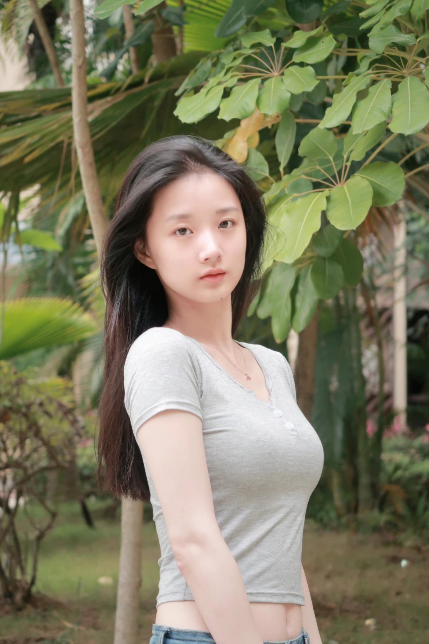 演员廖银玥,脸蛋有些婴儿肥,蛮可爱的!