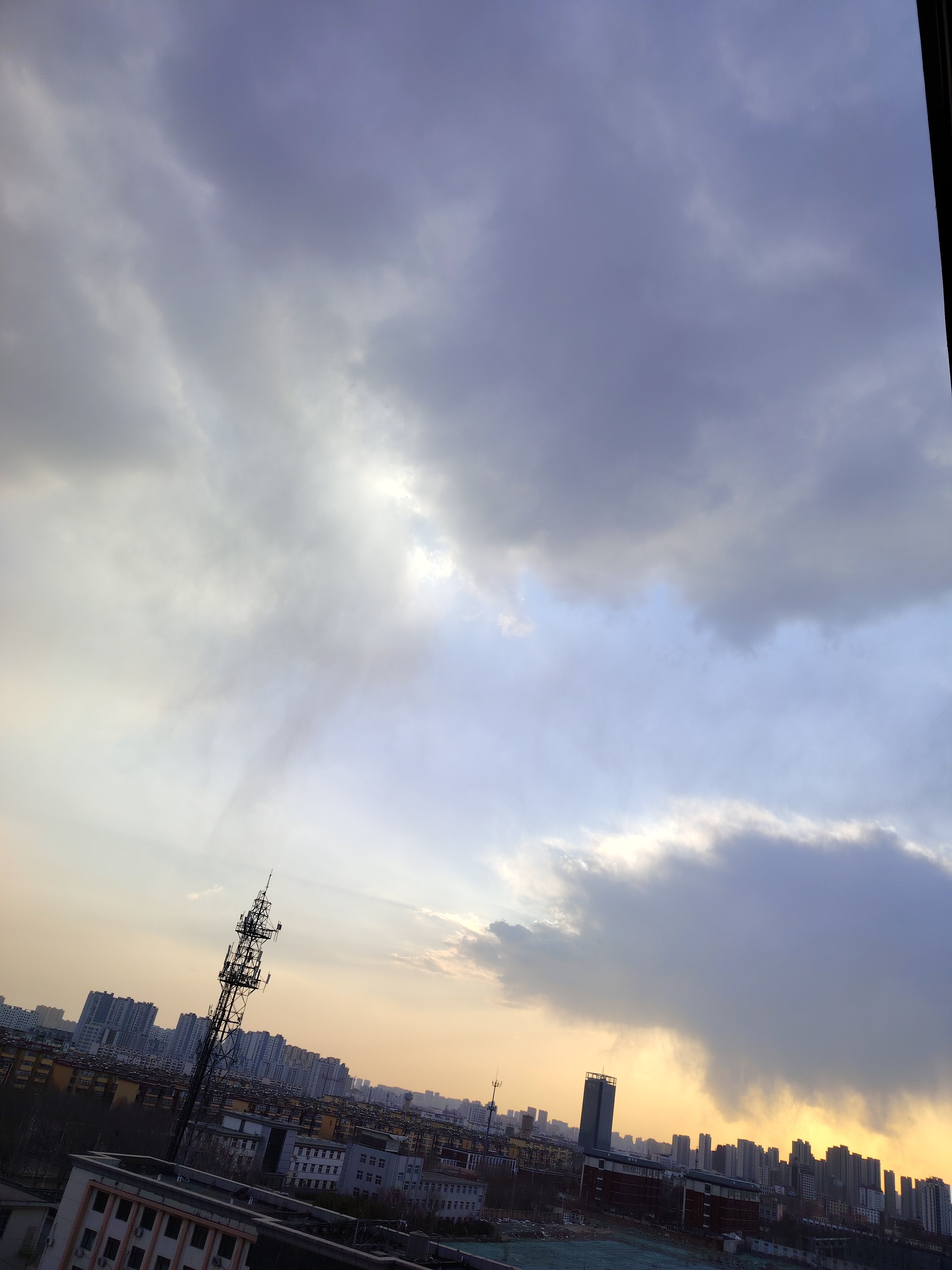 天空中的壮观云景