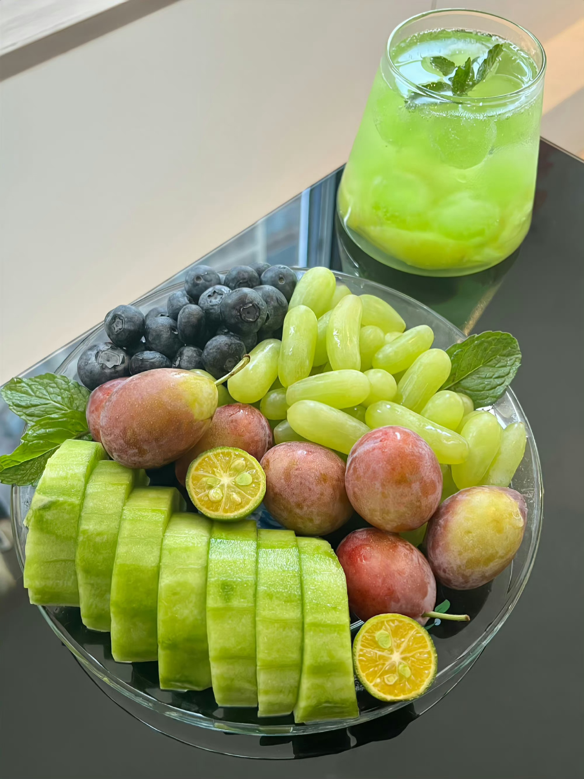 水果拼盘,清香扑鼻.