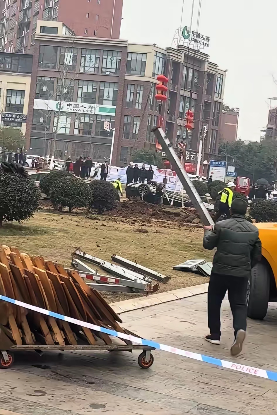 维修这么快入场了,这才是小孩哥,一个不经意就把