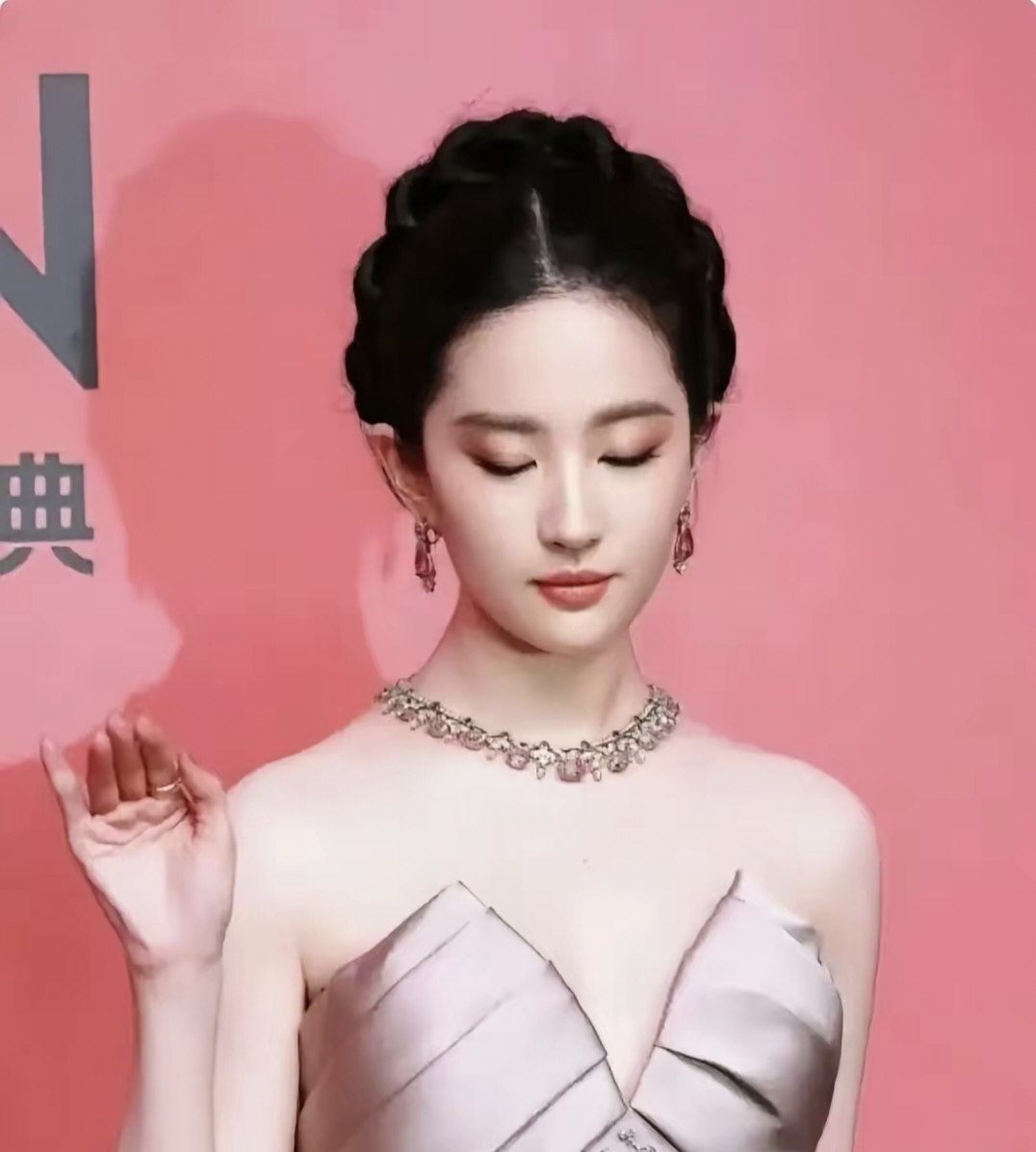 重生娱乐圈之皇林俊逸刘亦菲txt