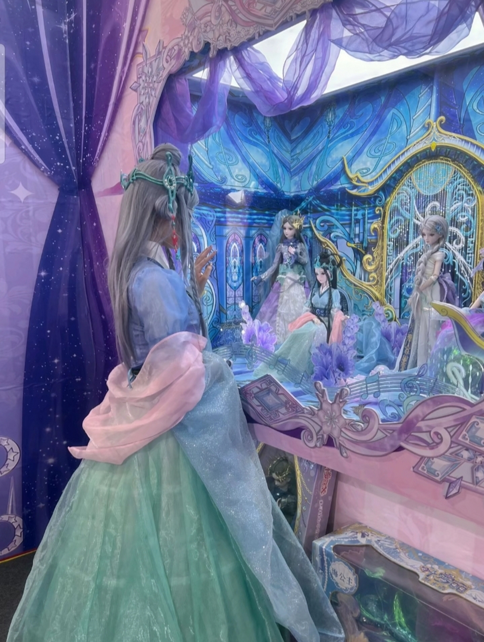 叶罗丽真人cos情公主,乐公主