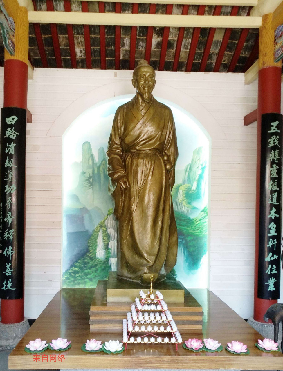 文游天下(825) 安徽亳州华祖庵 文/石岩磊      《三国演义》无疑是一