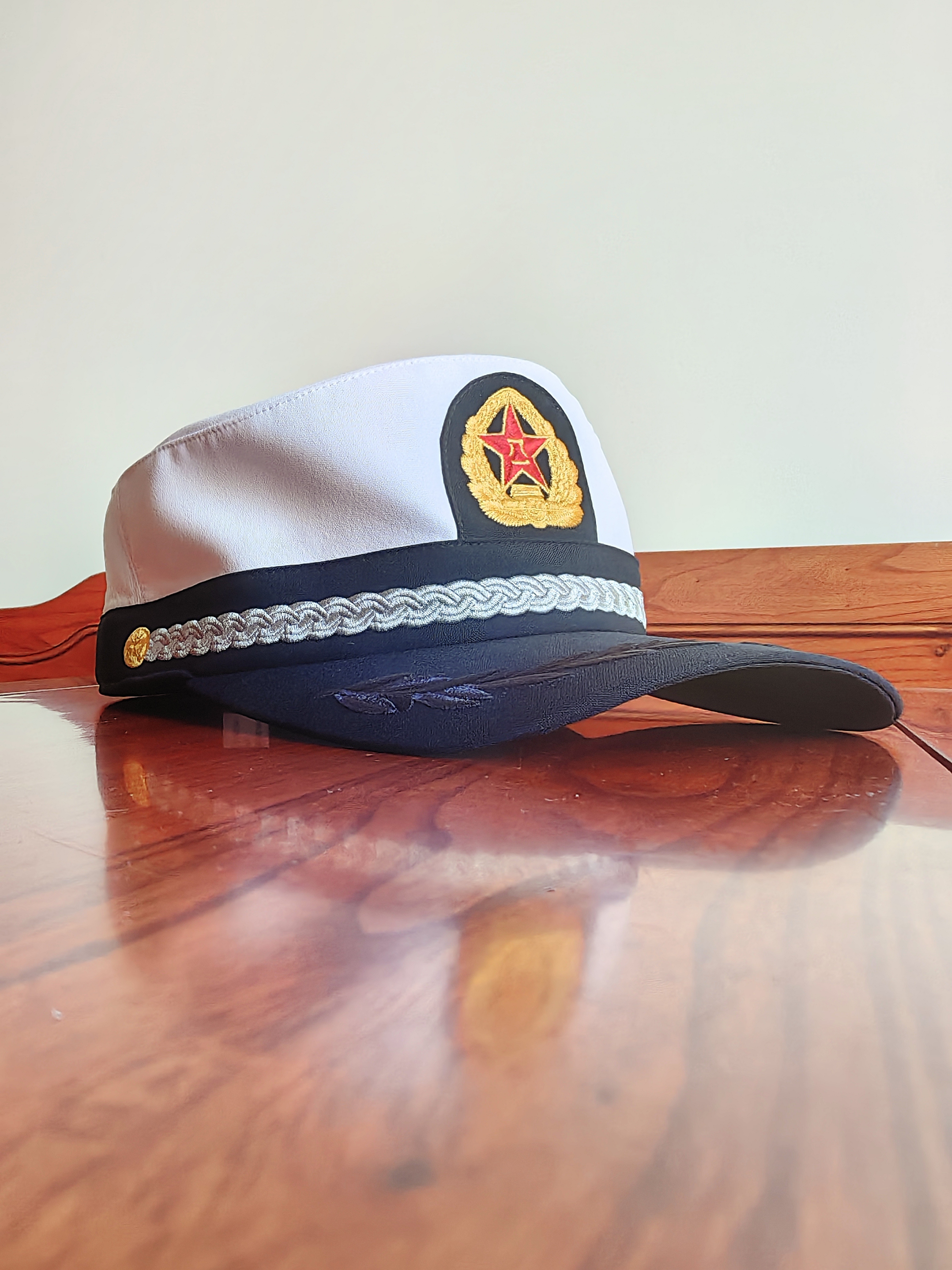 佩戴方式图片一三一旅 臂章八一帽子八一臂章17式夏常服帽八一监察证