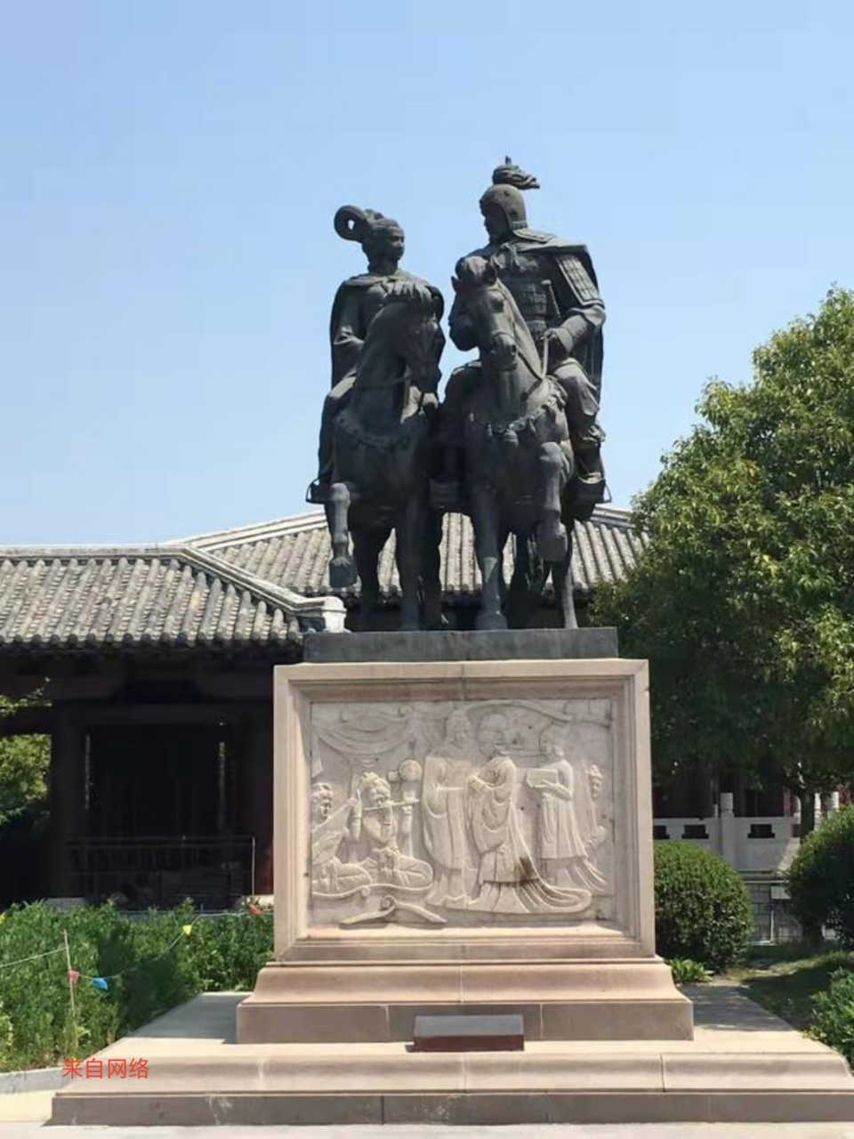 文游天下(823) 灵璧虞姬墓 文/石岩磊       尽管京剧是我们的国粹,可