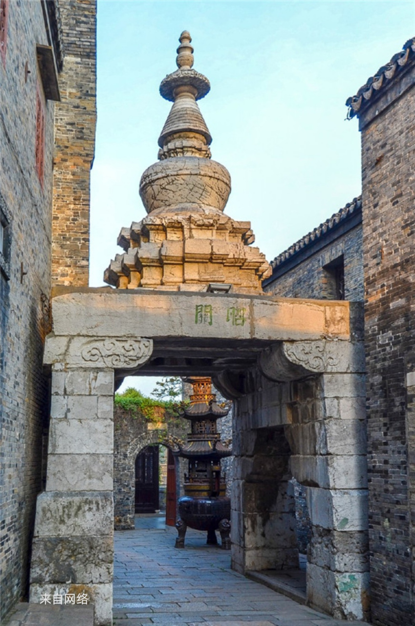 文游天下(788) 镇江西津渡古街 文/石岩磊       1068年春,北宋改革家