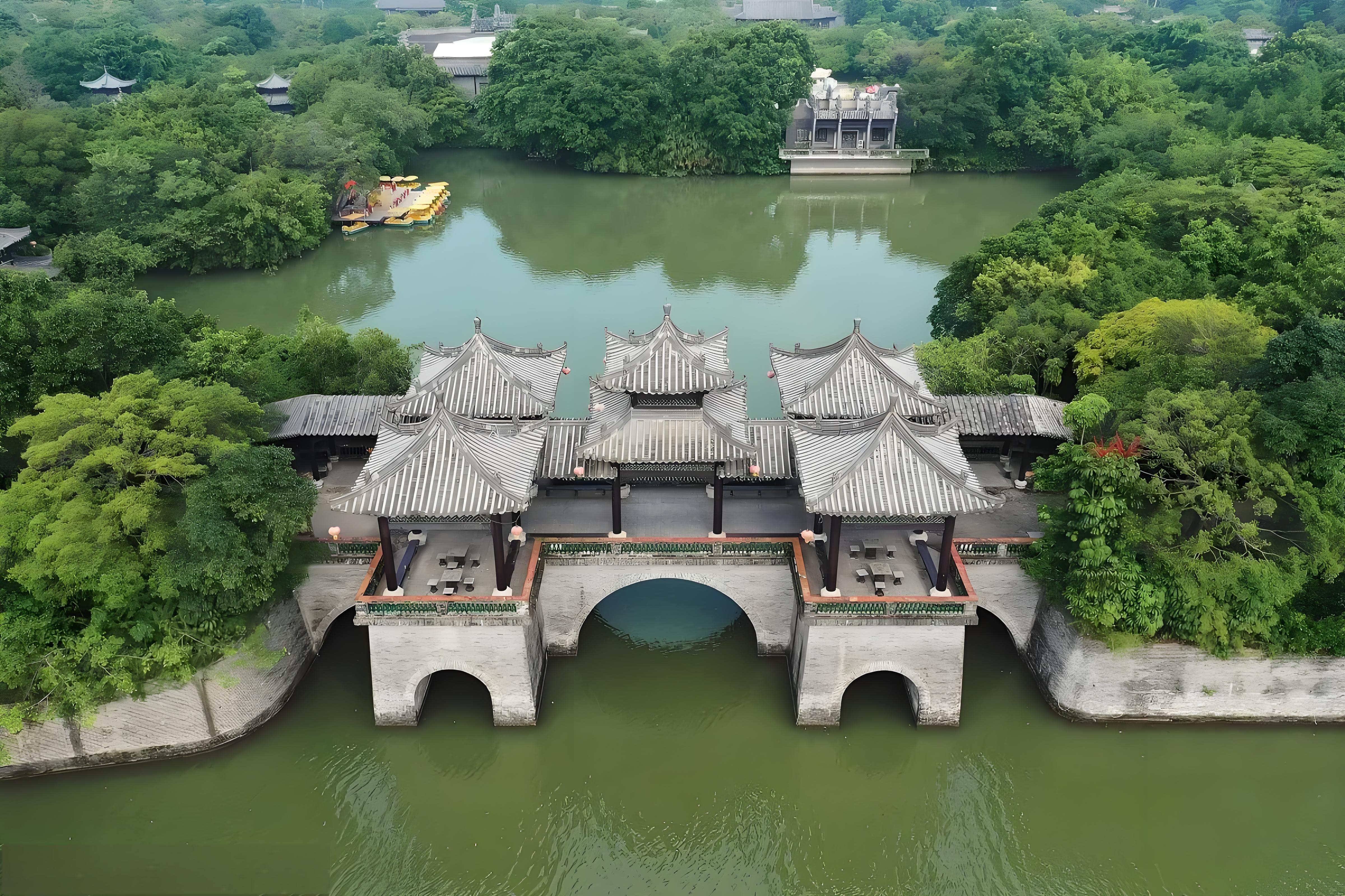 文游天下(1094) 东莞粤晖园 文/石岩磊          广东东莞的粤晖园