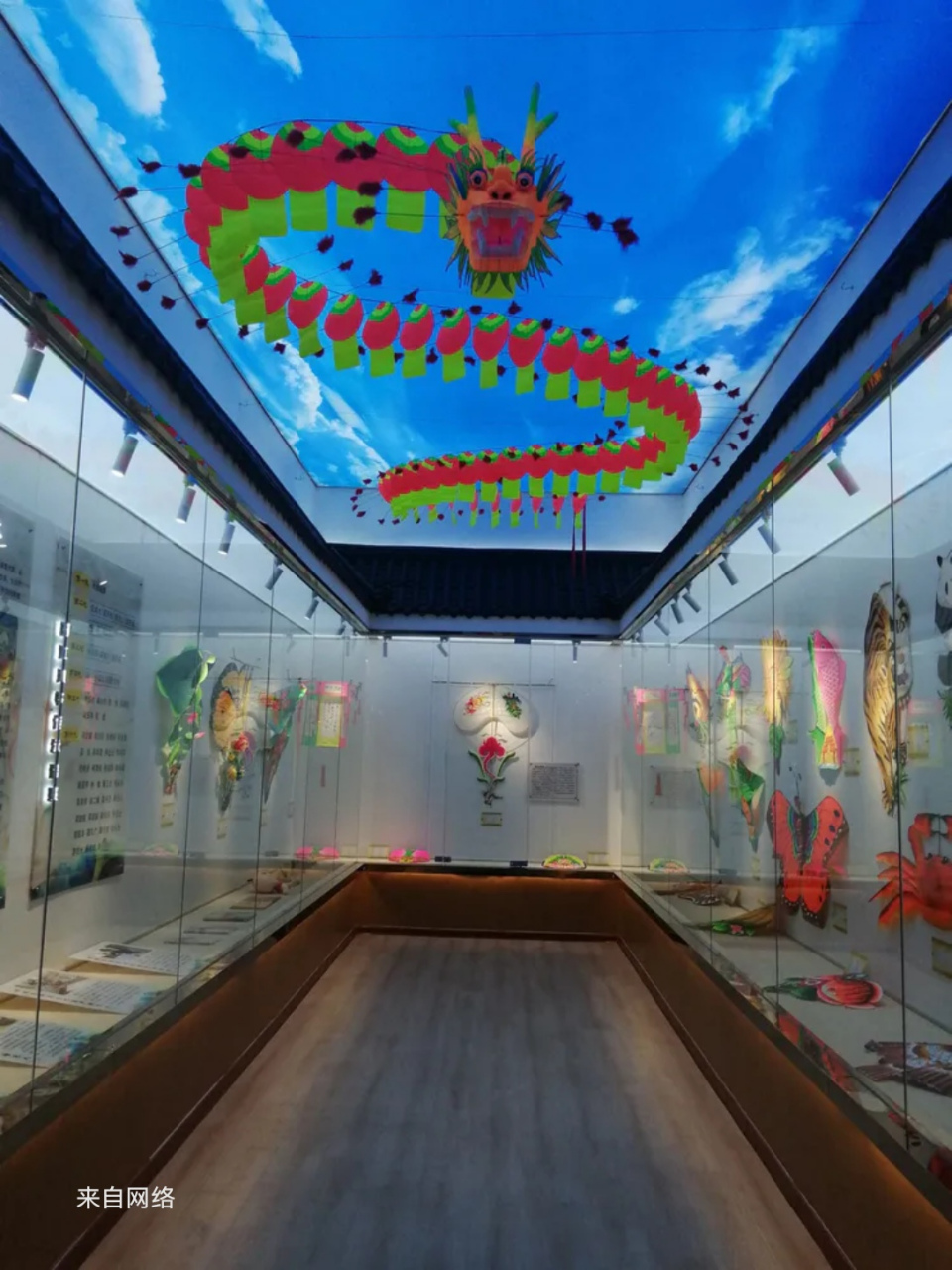 文游天下(772) 潍坊世界风筝博物馆 文/石岩磊       山东潍坊被誉为"