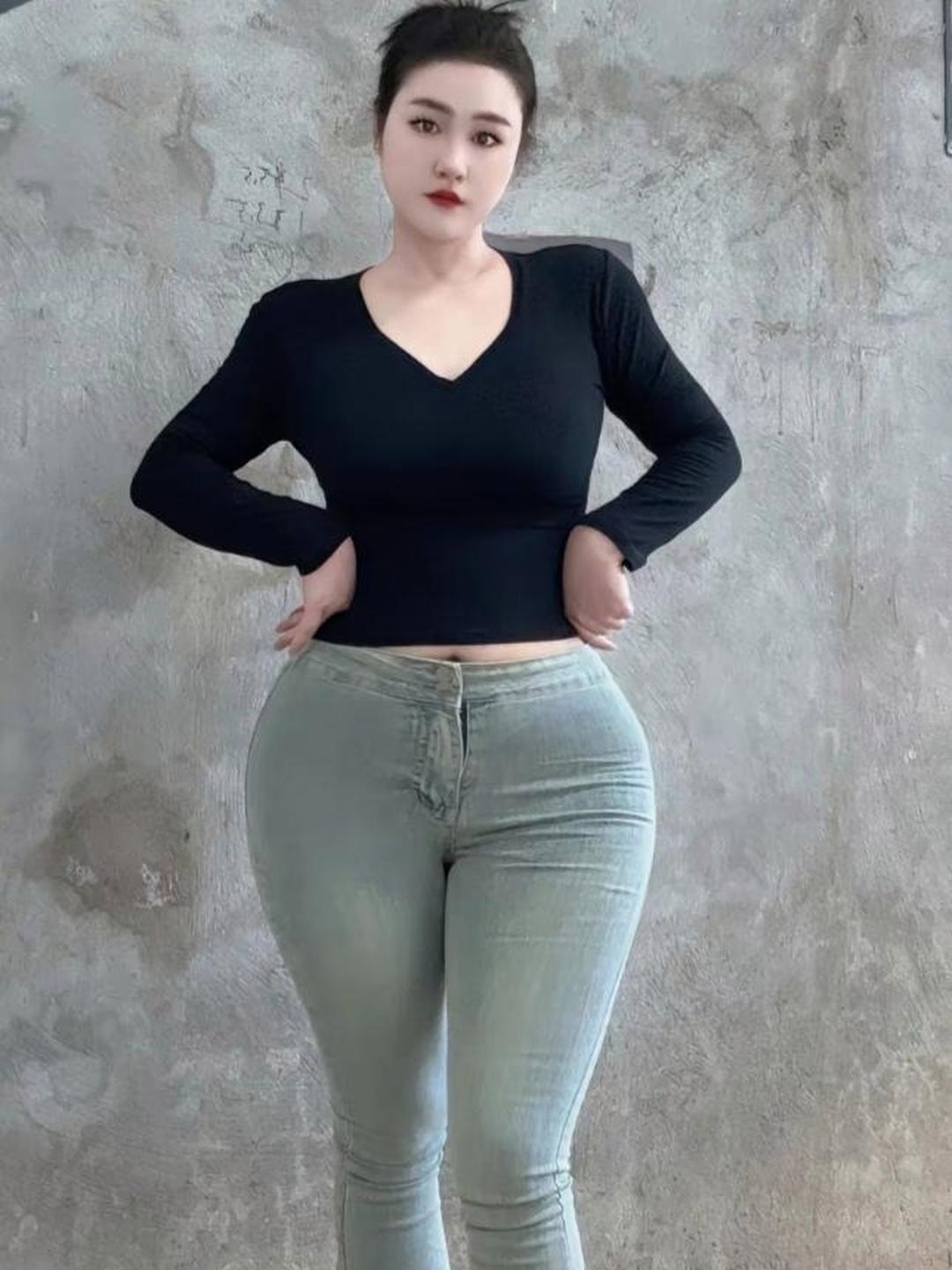 女人"三十如狼,四十如虎,五十坐地能吸土".