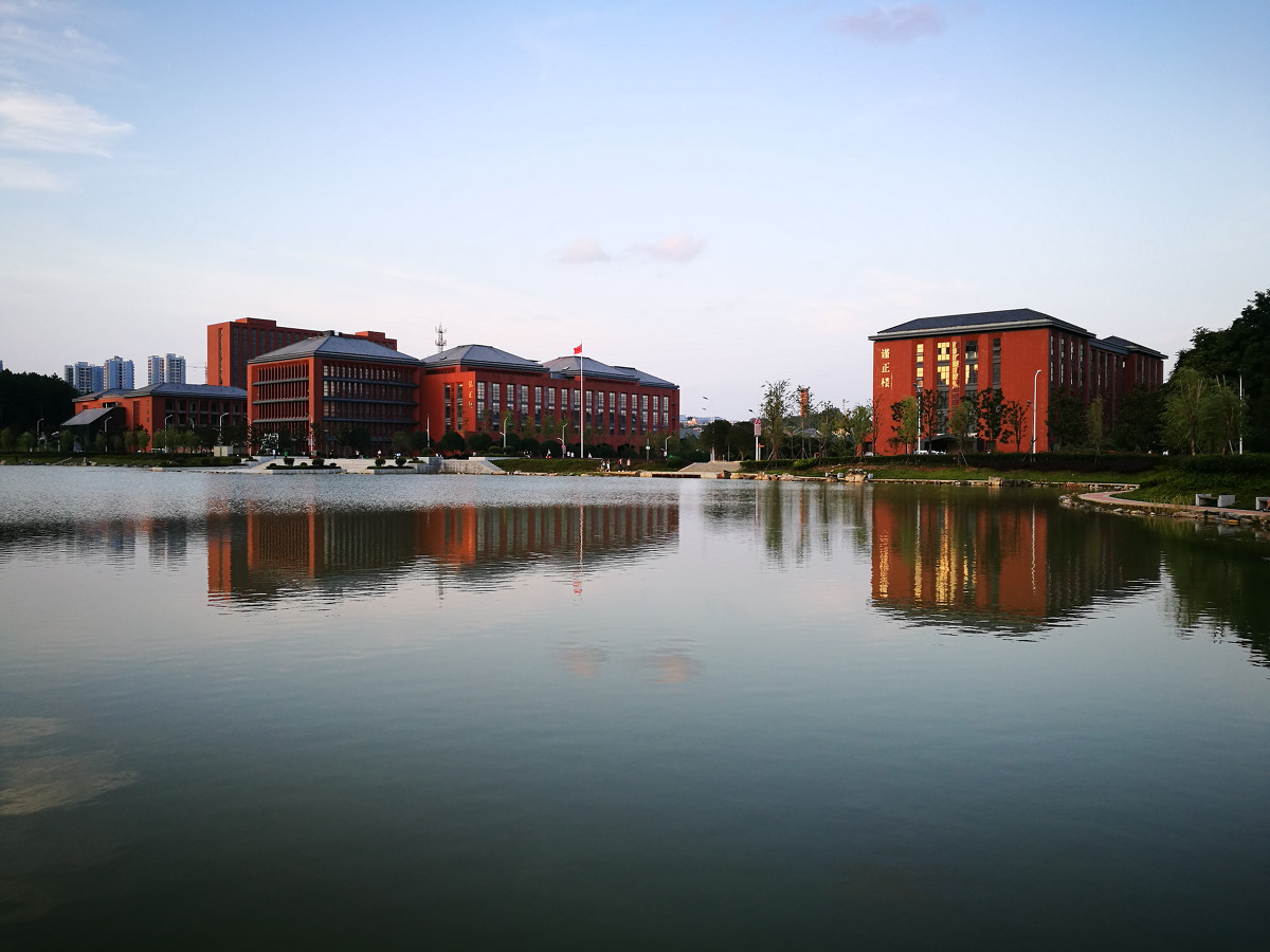 贵州大学(贵州大学是211大学还是985大学?)