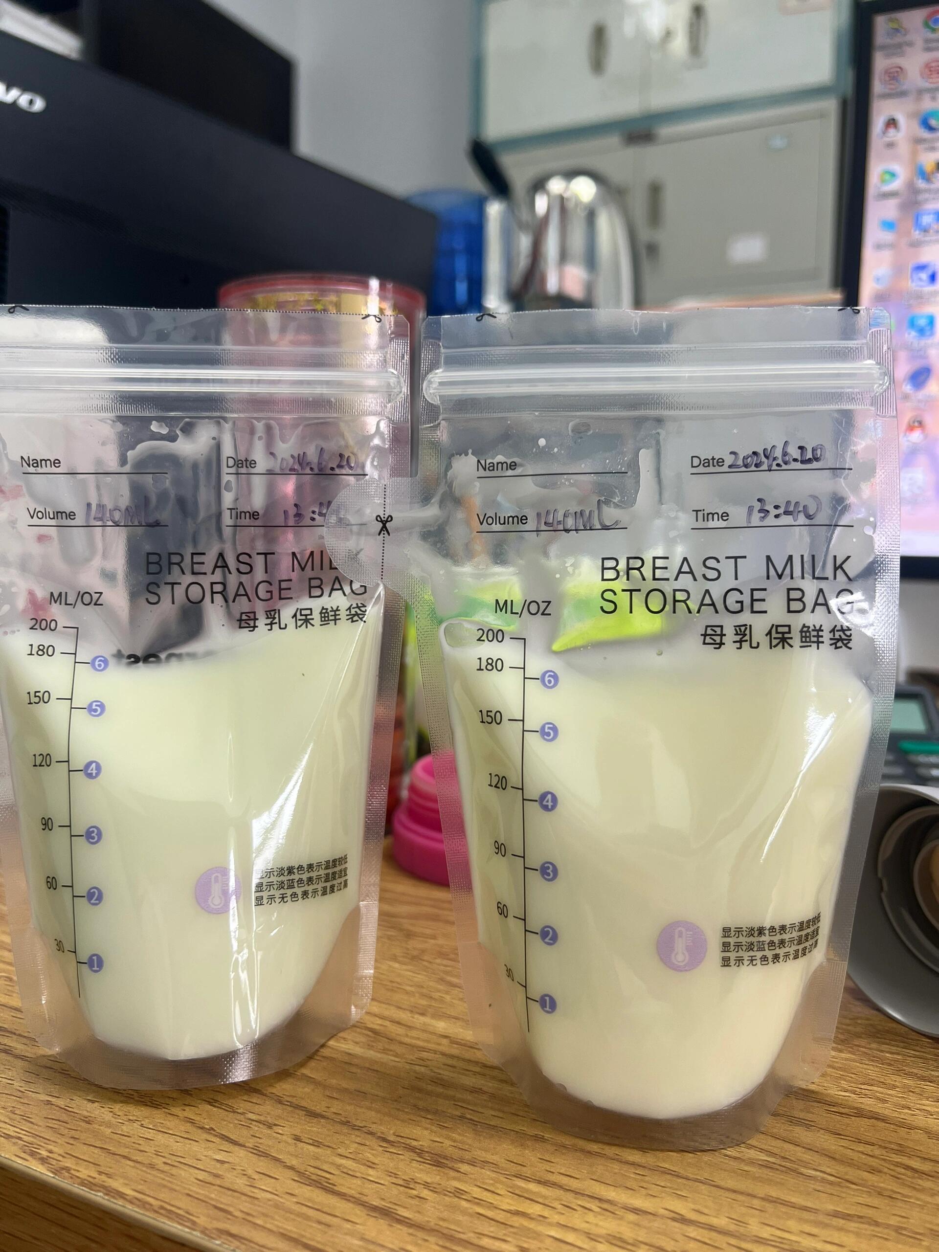 母乳一直都是零食,每天各种汤水喝 到吐也就30ml,感谢朋友推荐每天两