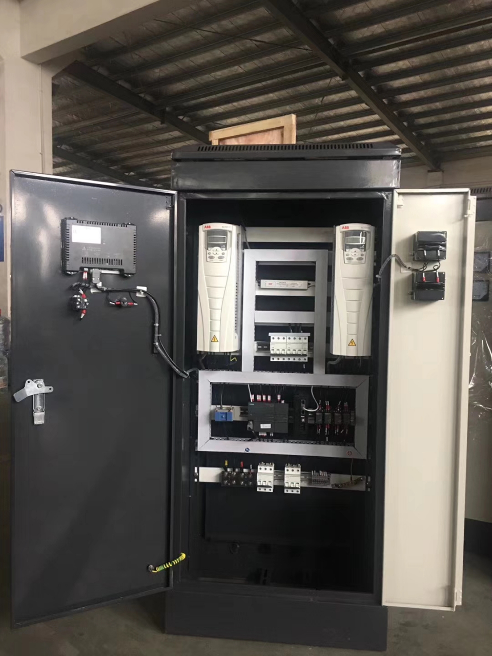 今天真是个美好的日子,我给大家分享一下我的新宝贝——全变频供水