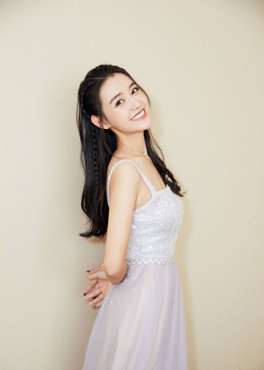 9月3日晚间,一则关于"蒋依依被曝偷税漏税,已补缴238万"的话题冲上热