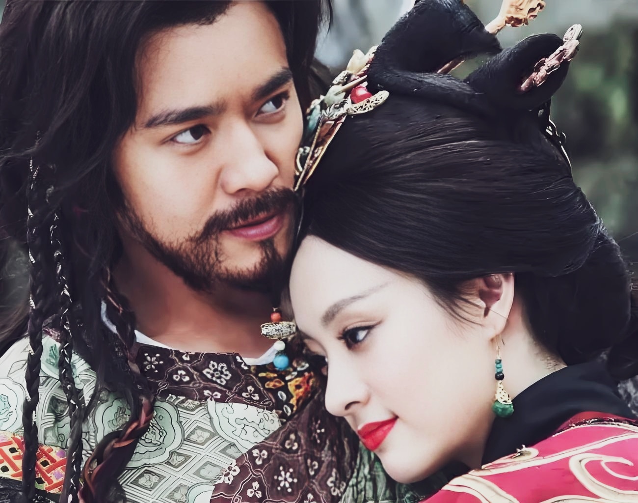 义渠王满身伤痕倒在芈月怀里,艰难开口:看在你我30年情分上,把我们的