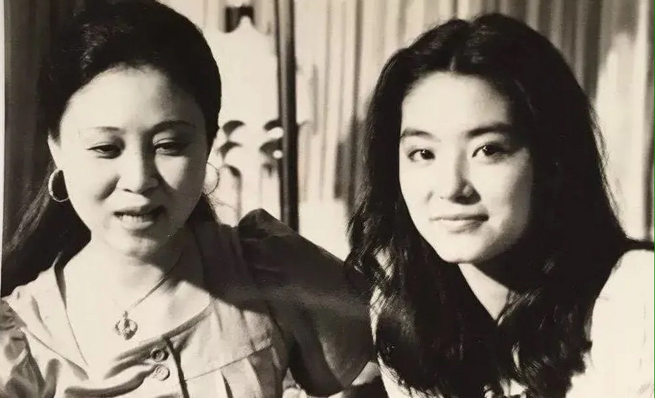 娱乐精选# 林青霞成名于琼瑶小说改编的电影《窗外》,一夜导演拍