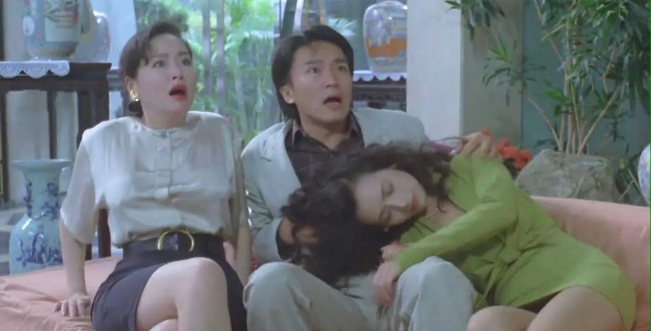 1991年,周星驰和李力持合作了一部喜剧片《情圣》,本片可谓是明星云集