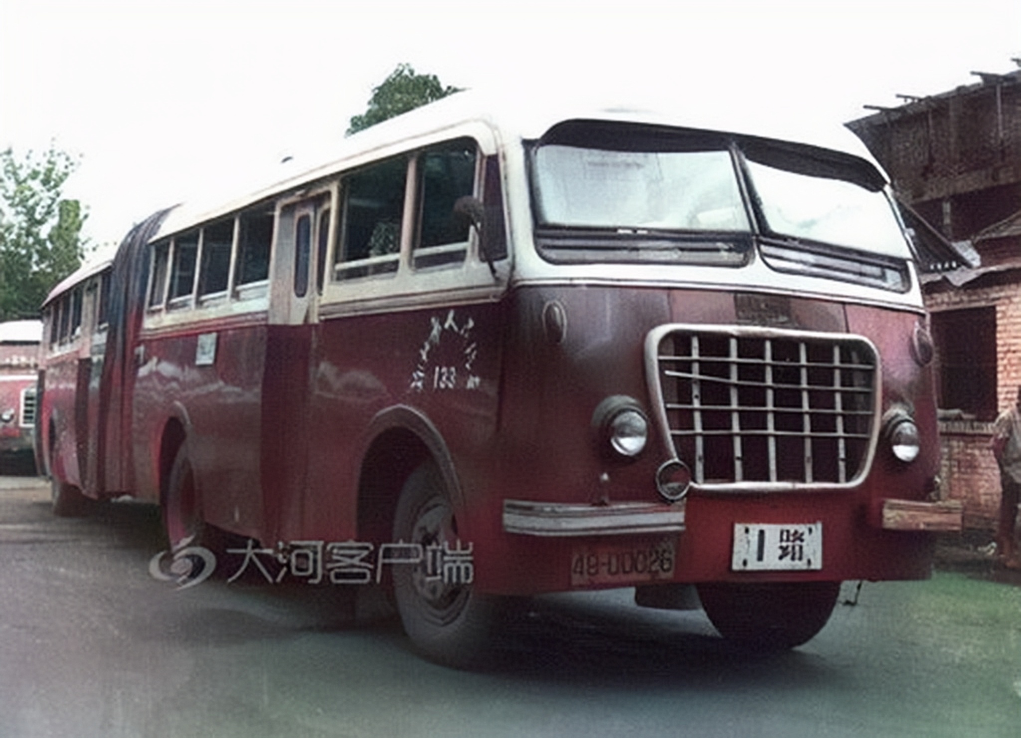 06 偶遇一辆老式公交车,仿佛穿越了时空隧道!