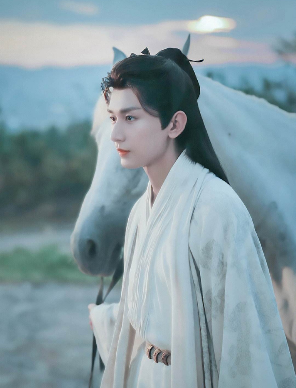 李莲花用仅剩的功力,救方多病,救乔婉娩