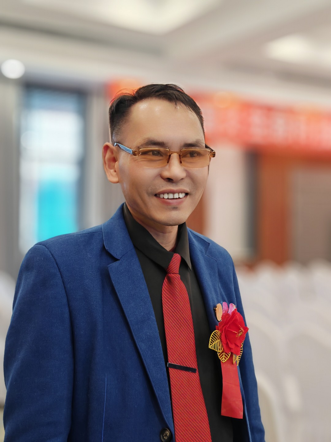 18 时至腊月近年关,人生年轮又一圈; 不求家财千