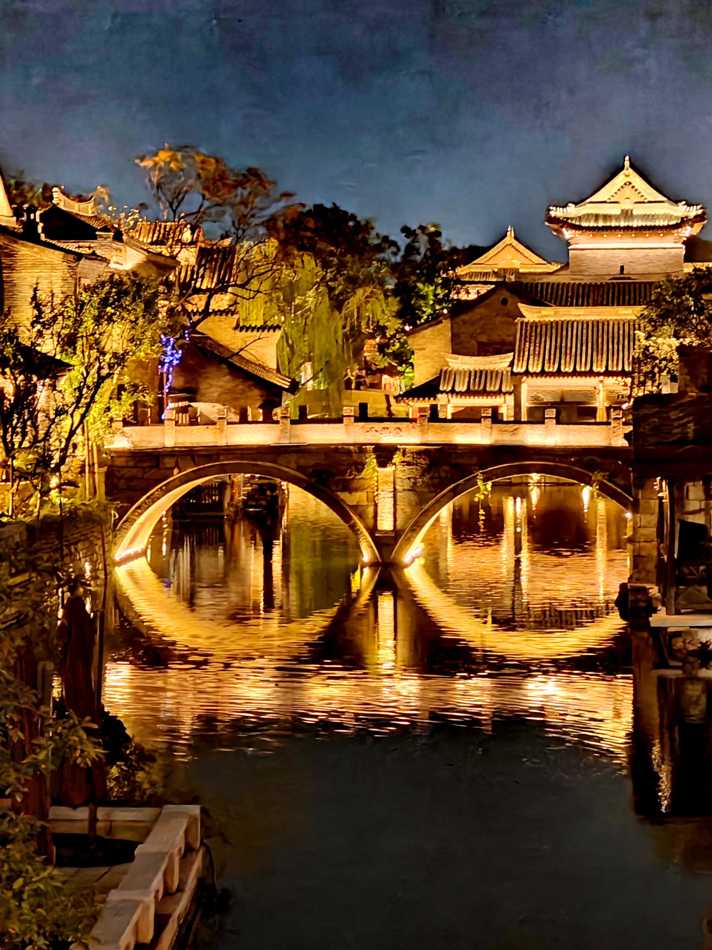 夜游章丘明水古城是一次令人难忘的体验.