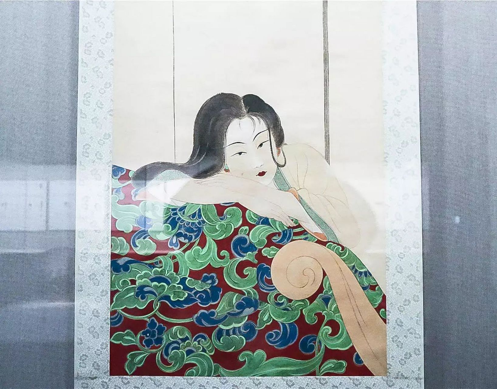 每日一文物##文化艺术展#仕女拥衾图,张大千画于1946年,纸本设色,长