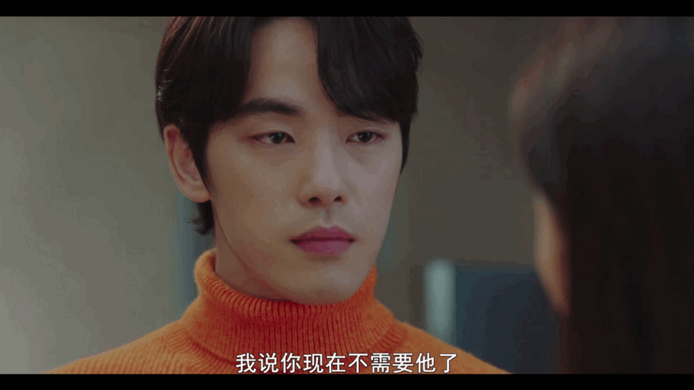 《爱的迫降》男二金正贤的服装造型深蓝,浅蓝,酒红,橘黄都能驾驭,一般