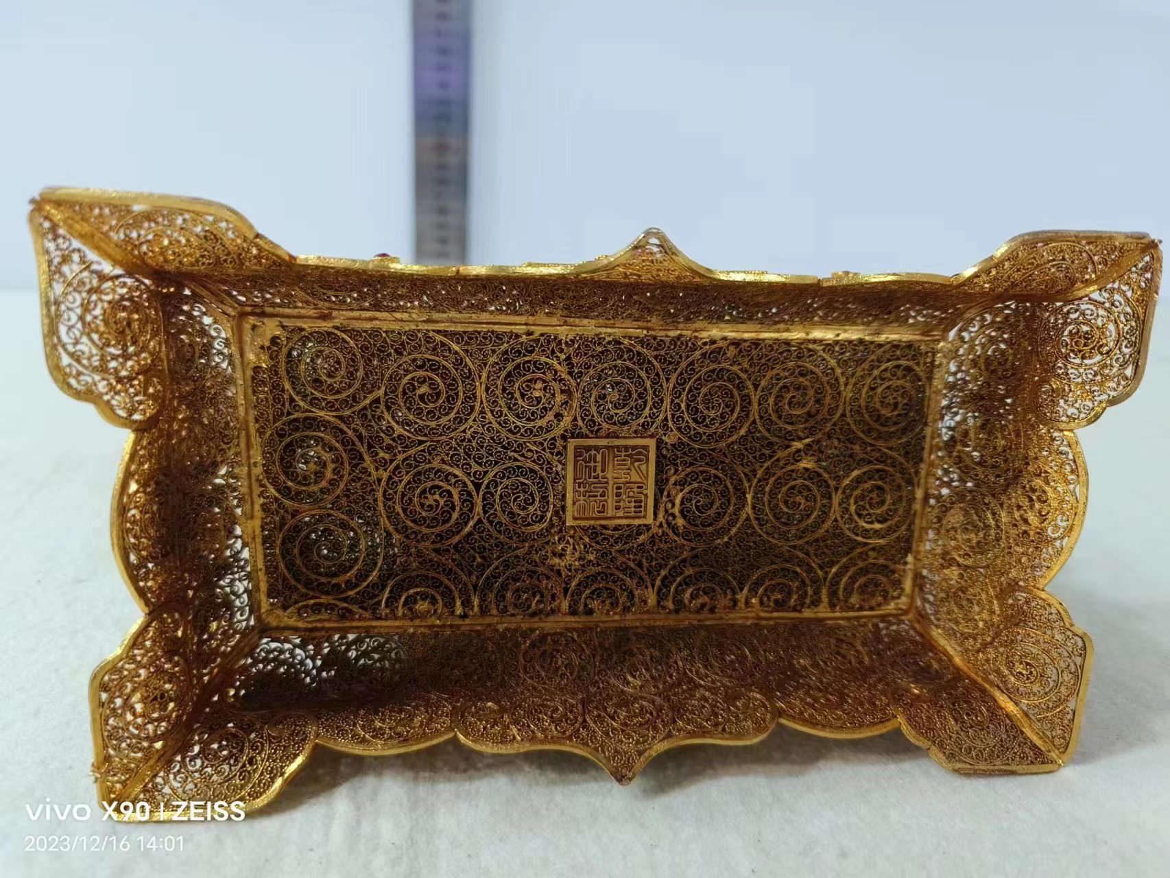 乾隆宫廷造办处,累丝珐琅鎏金佛龛,和田白玉雕观音菩萨坐驾凤凰!