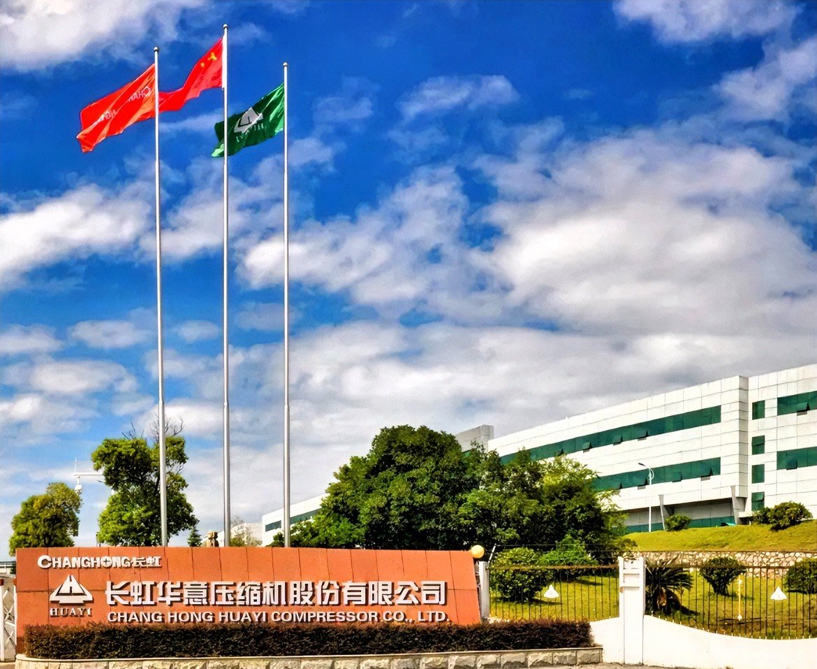 哎我跟你们说,景德镇这地儿,瓷器名声大,长虹华意这家公司的老板们