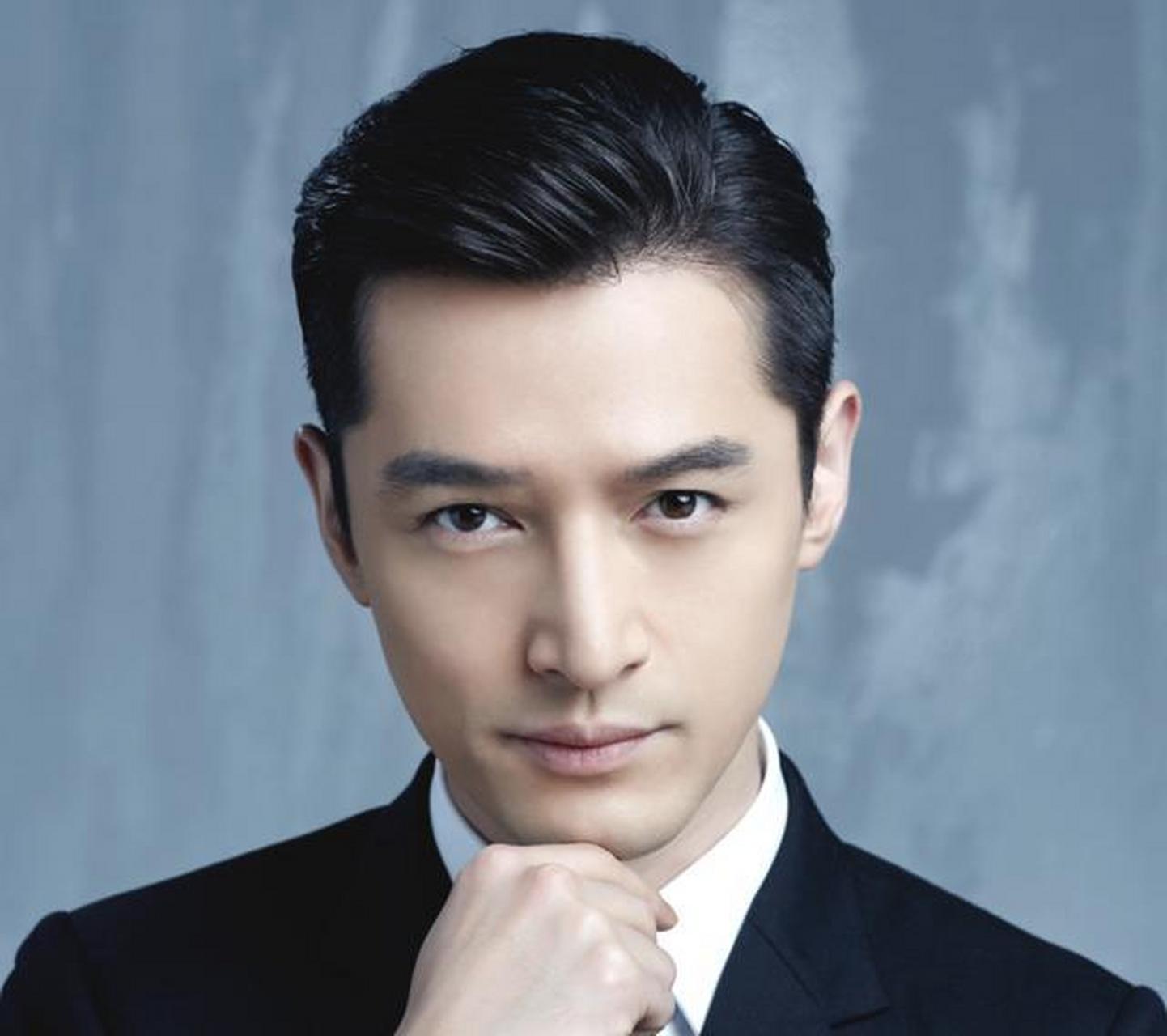 中国公认的第一帅哥#   [大笑]中国第一帅哥·胡歌,男女都追的明星