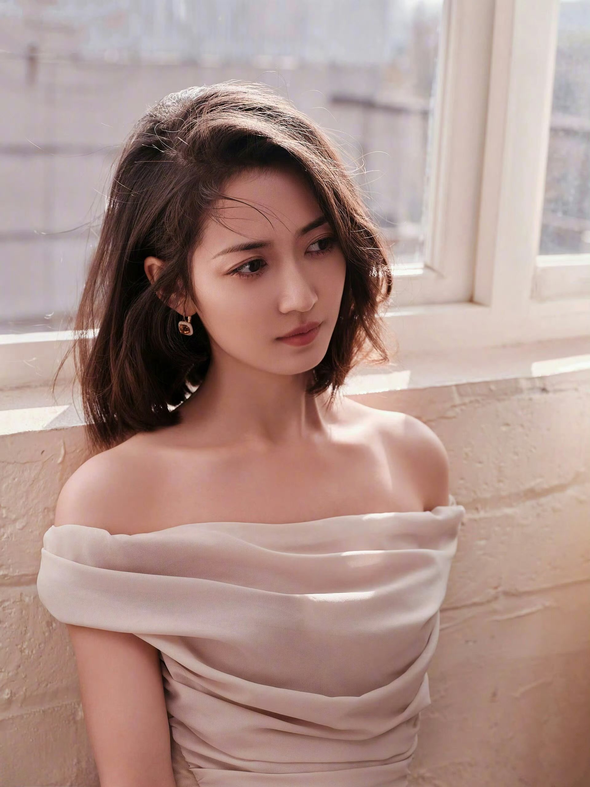 陈钰琪的《男人装》复古氛围感大片,简直太惊艳了!