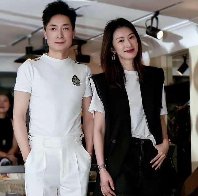 王志文的老婆气质简直太惊艳啦!