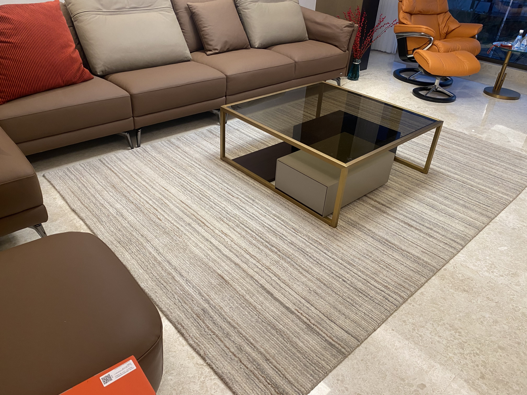 现代风格的羊毛地毯搭配效果图#羊毛地毯# #手工地毯# #地毯