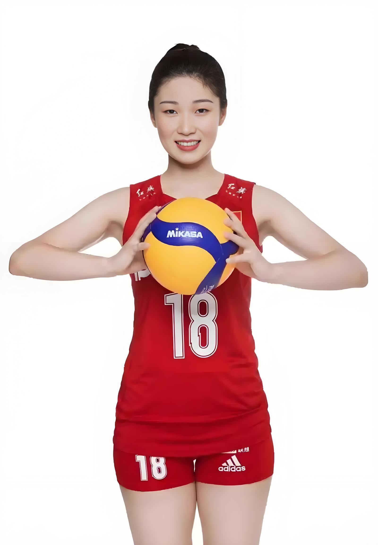 中国女排,王梦洁,作为球队的自由人,是后排防守的核心人物