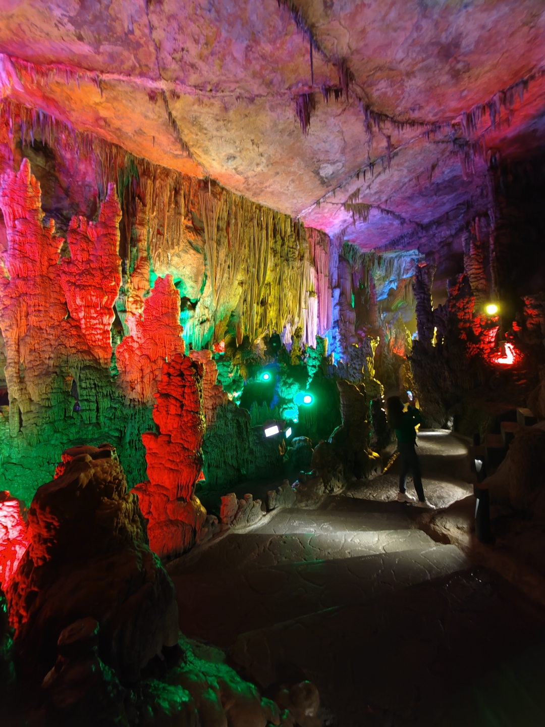 大美宜昌!最美金狮洞!