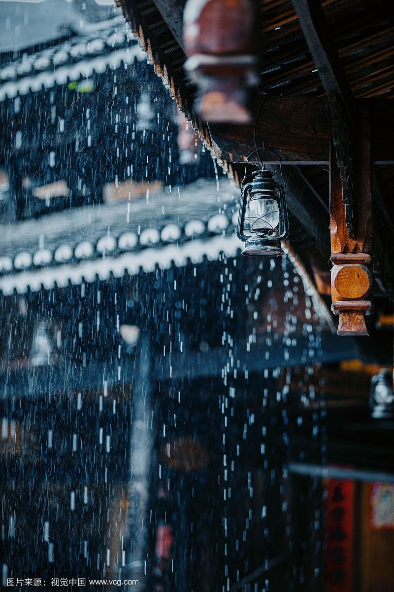 静下心来听听 雨滴的声音 山里红