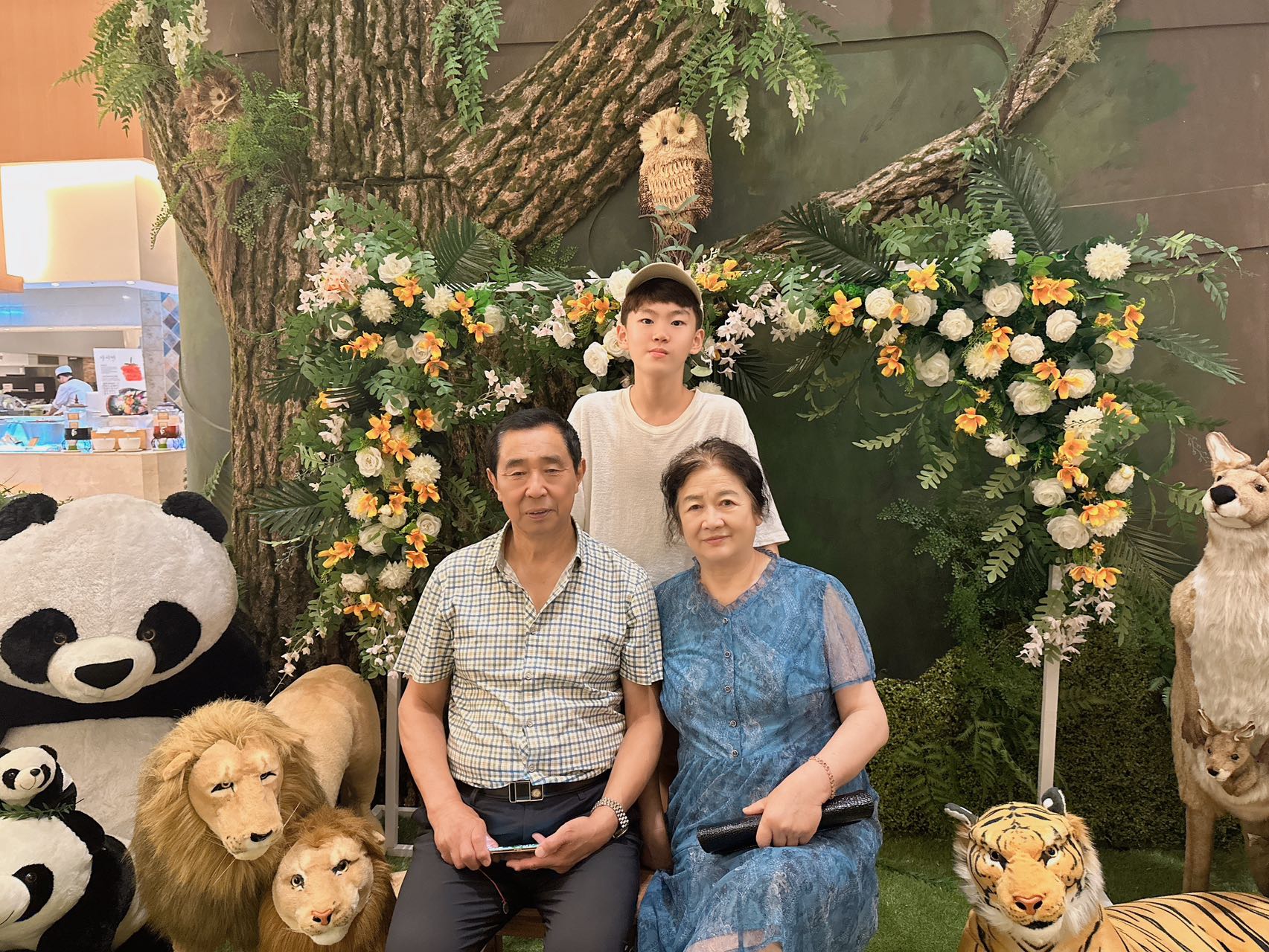 池为蓄鱼多积水 山因养鹤半藏云 闲庭信步吟古文