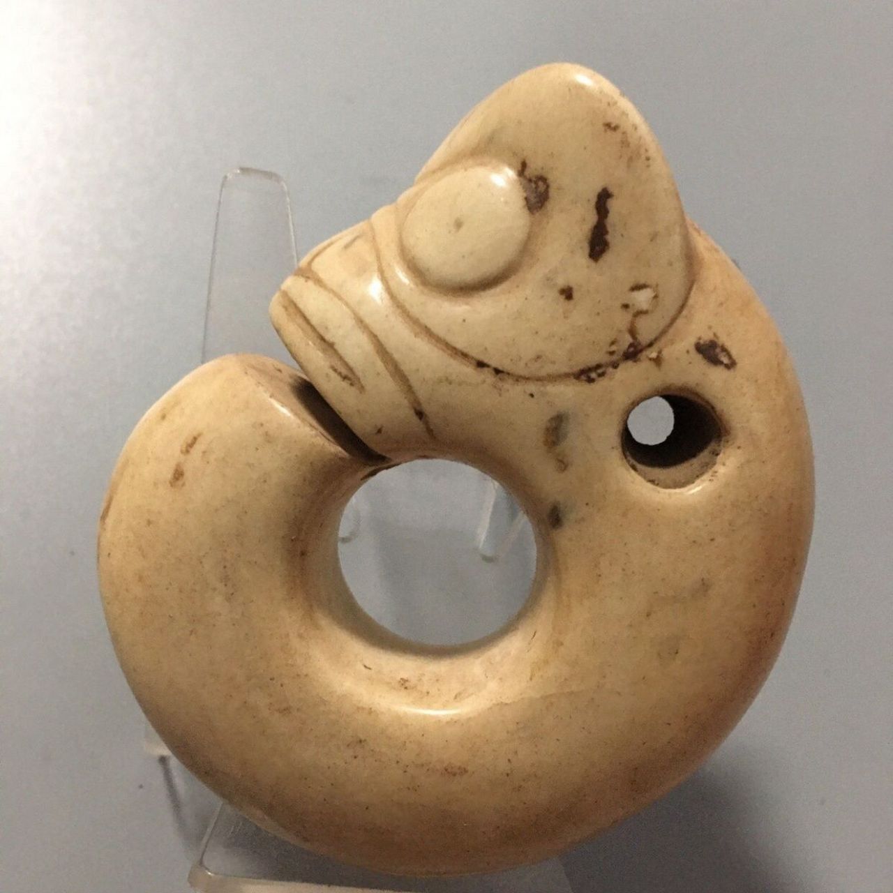 红山文化鸡骨白玉猪龙