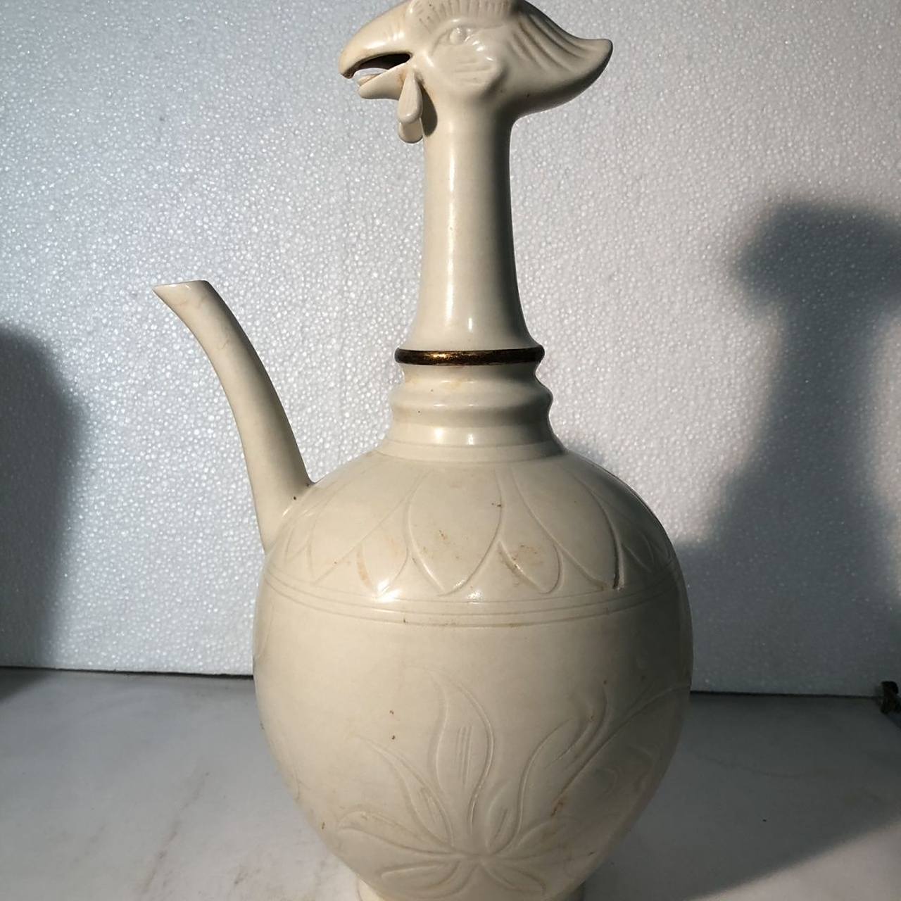 北宋卵白釉镶金边定窑鸡首壶 (官窑)馆藏级