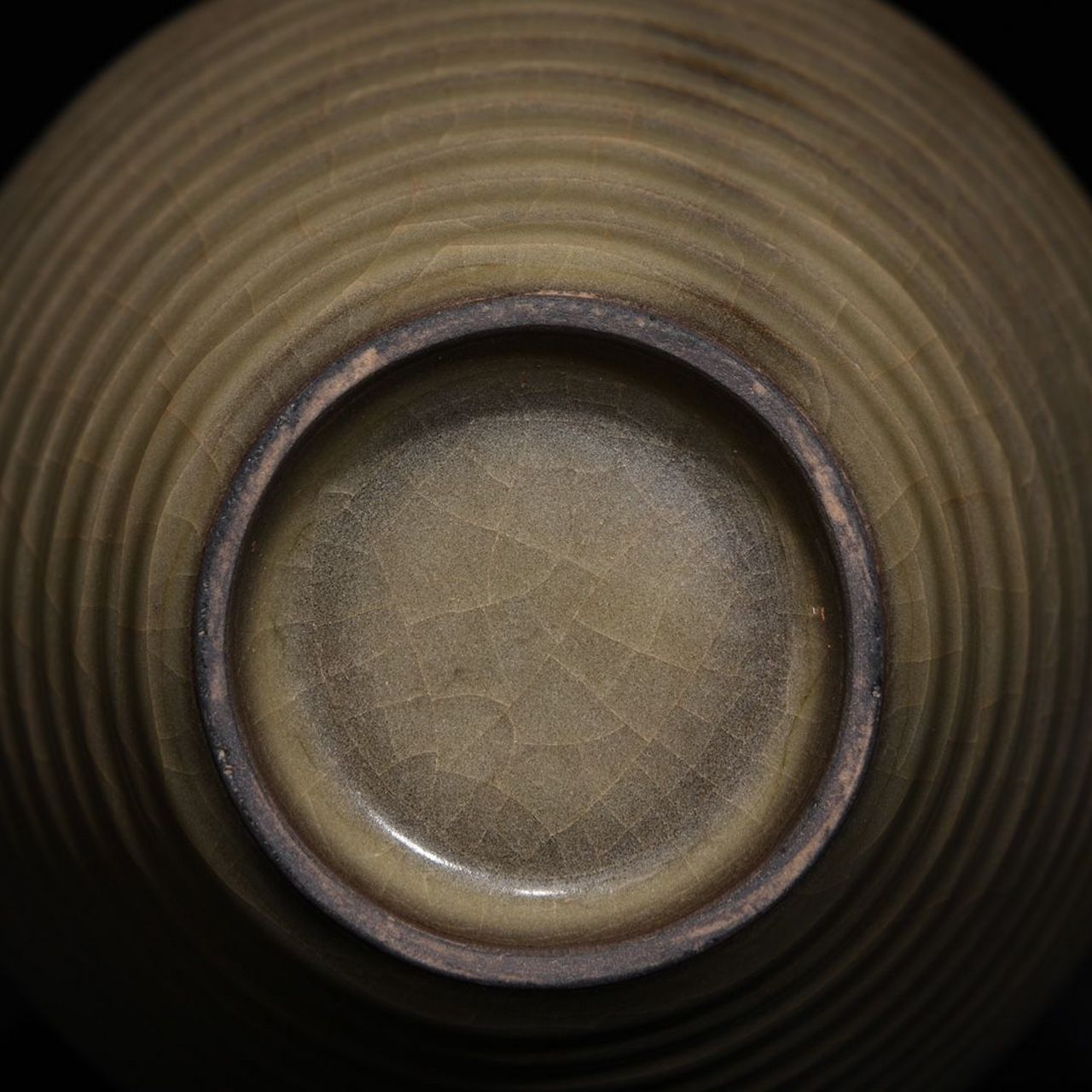 北宋蝉翼纹开片弦纹盘口官窑梅瓶(高古瓷)