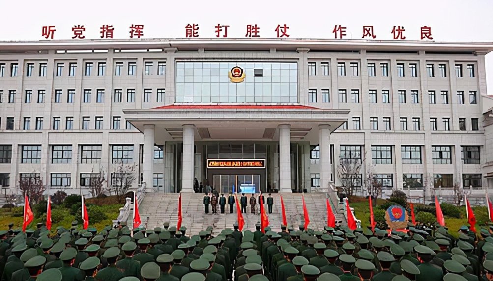 精心准备,为上海武警总队1万多官兵讲课