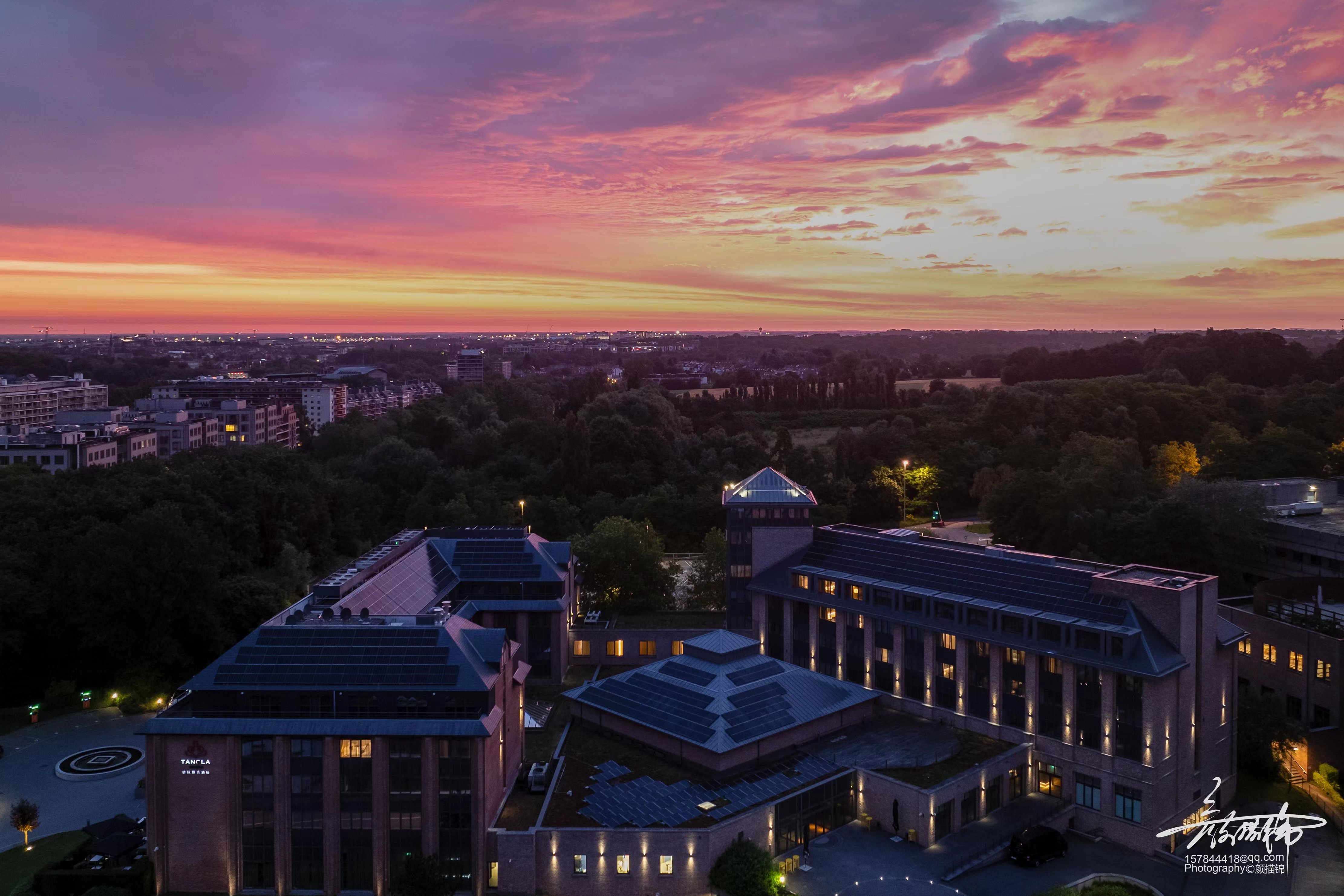 这次从布鲁塞尔中转回国,入住了海航酒店集团旗下的布鲁塞尔唐拉雅秀