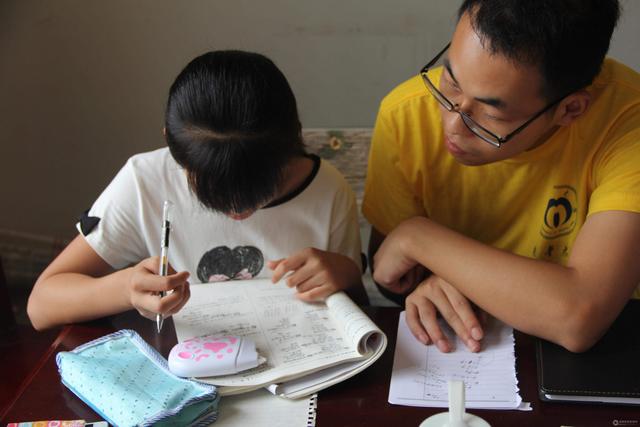 学习辅导功课辅导孩子图片家长辅导孩子孩子辅导培养孩子辅导孩子的