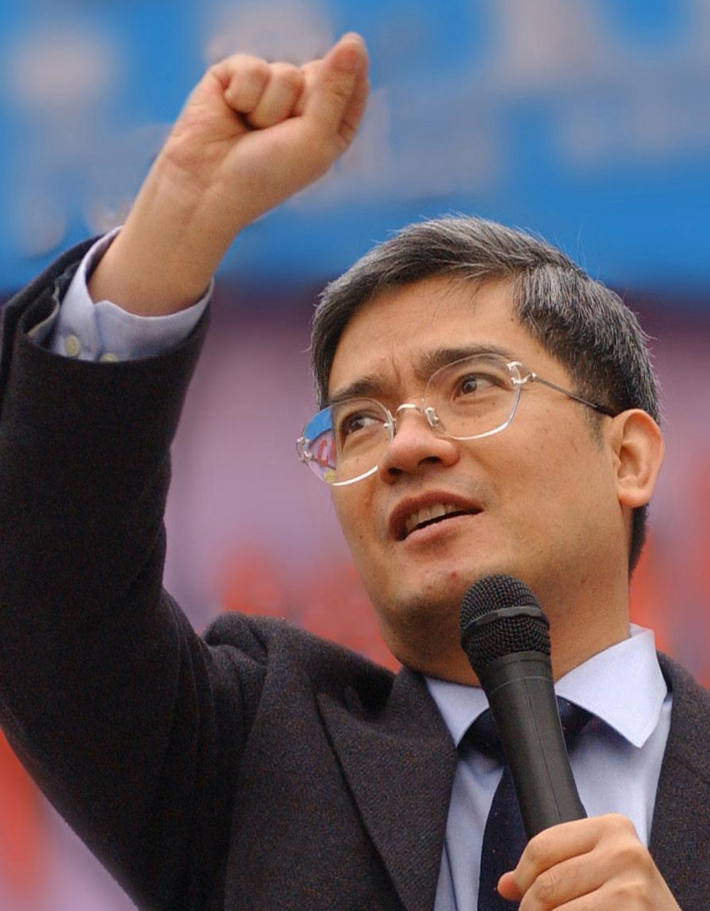 郎咸平,这个名字可能很多人还不是很熟悉,但提到