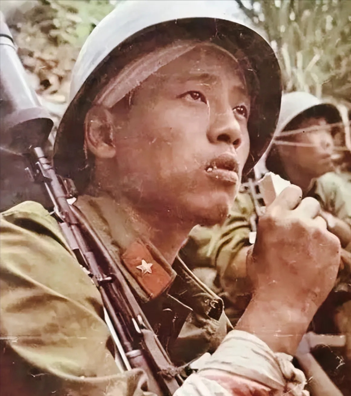 对越自卫反击战战士图片
