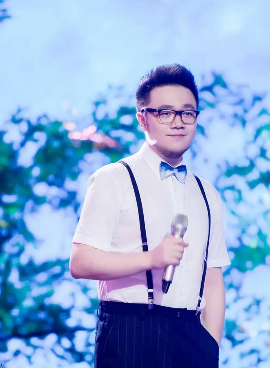 知名小品演员宋丹丹的儿子"巴图"直播带货卖一款"不锈钢"可乐大肚杯