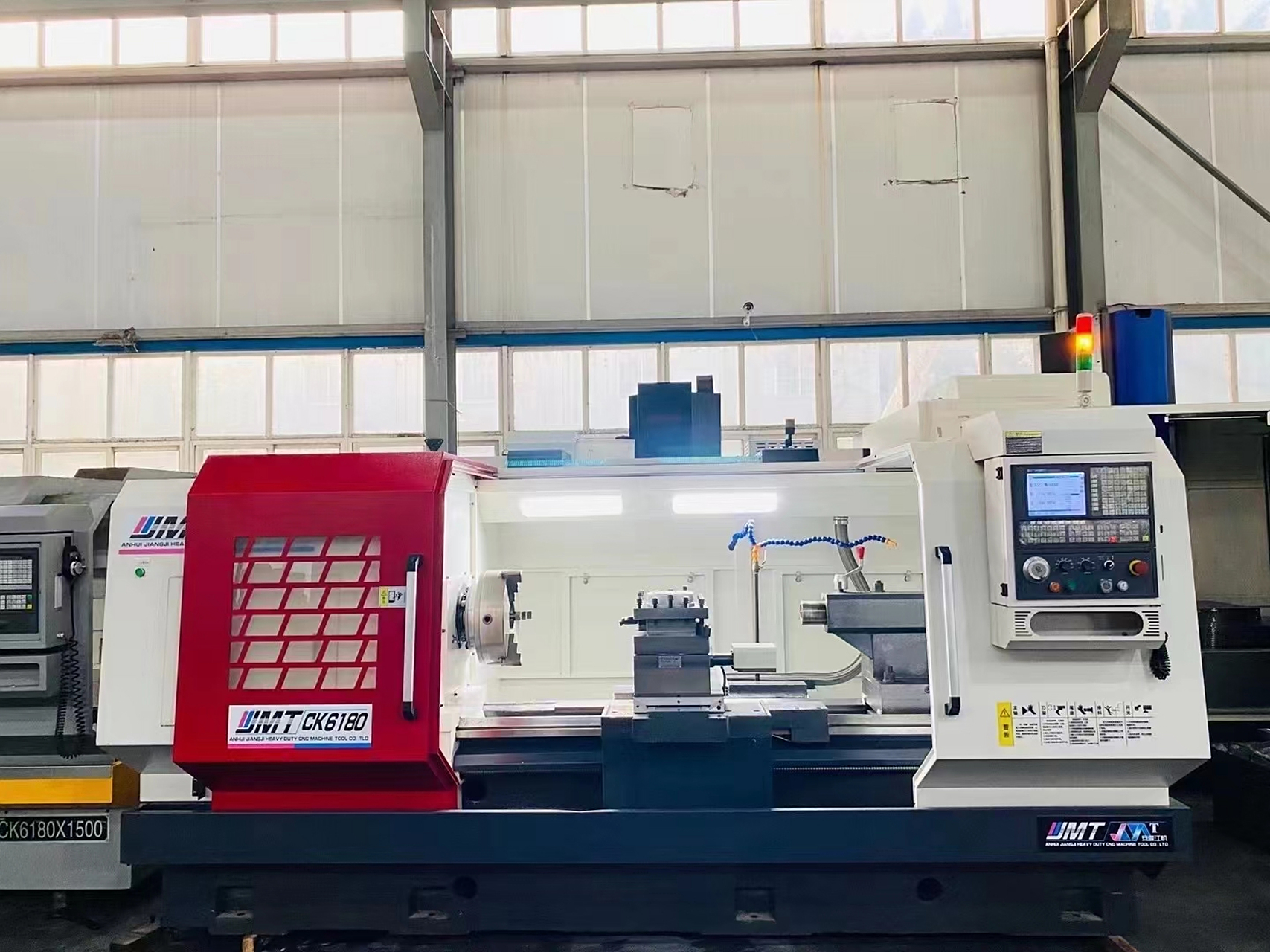 准新安徽江机6180数控车床,加工长度1500,配61400三爪卡盘,600宽度