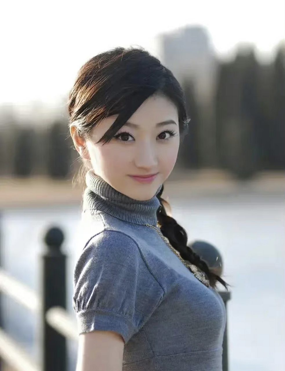 景甜以前的那个男朋友真的把她保护的很好,景甜自己曾在采访说,其实她