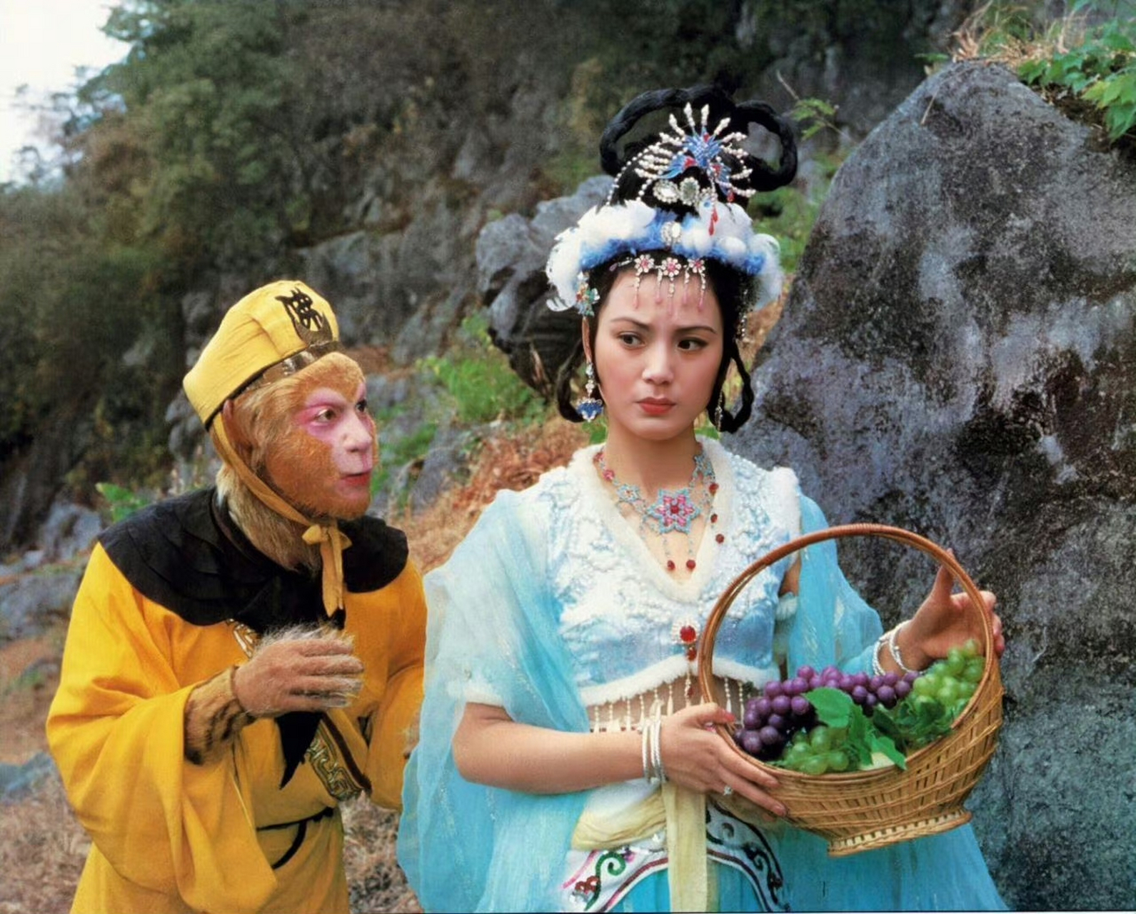 《西游记》高清剧照美女系列,美猴王还是那么帅气十足#动态创作月# #