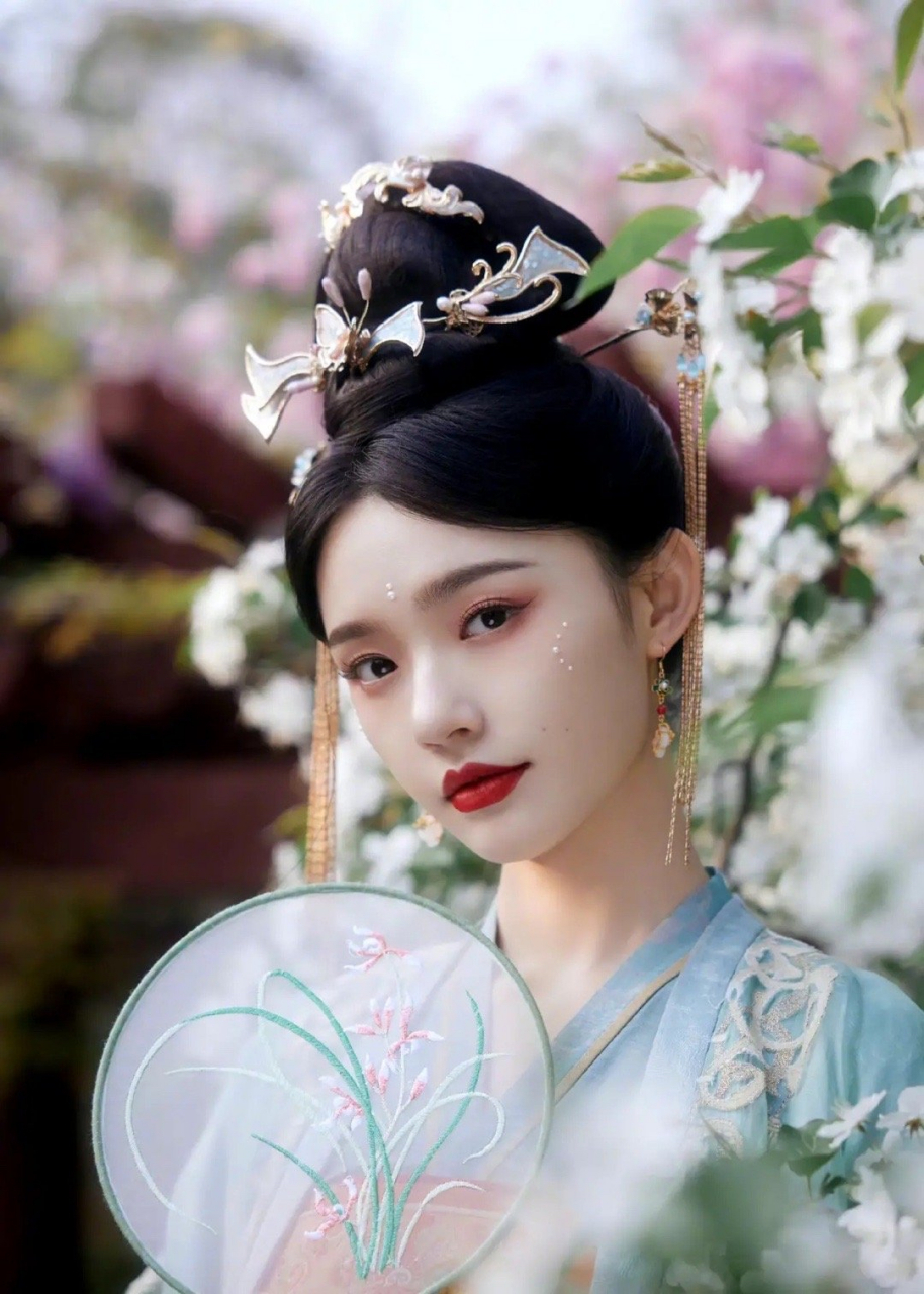 林允从《梦华录》以后,又一个惊艳到我的古装造型,感觉这才是宋引章