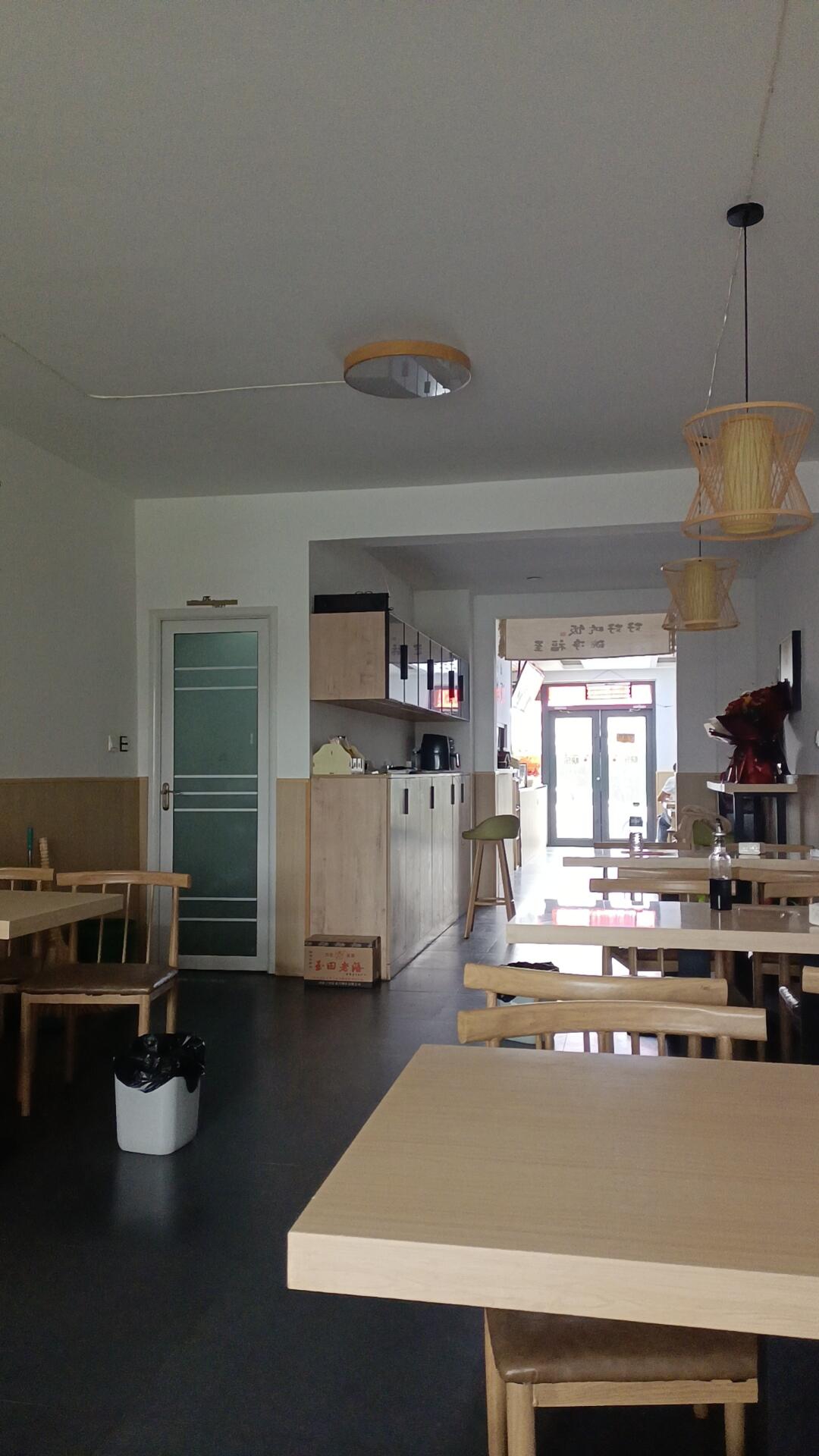 味道没毛病,就是店里不进来人.守店大眼瞪小眼就像守寡一样.